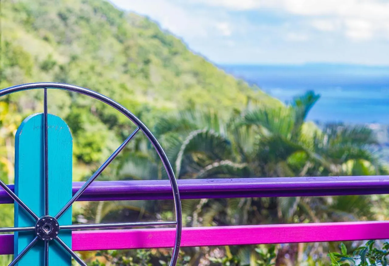 Piton Bungalows Deshaies Guadeloupe